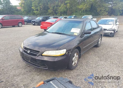 1998 Honda Accord Lx V6 из США, поврежденный, VIN 1HGCG1645WA049952